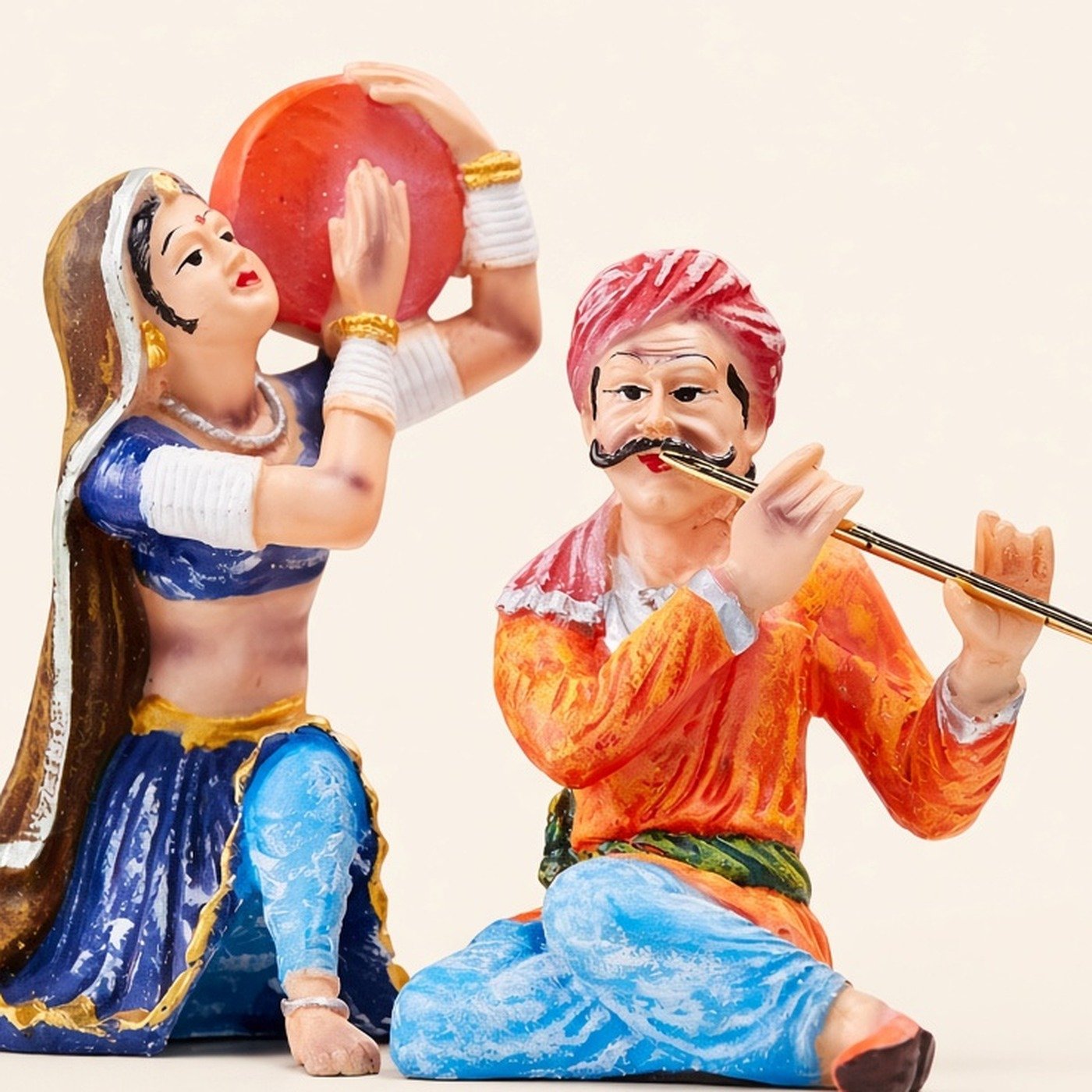Resin musical couple